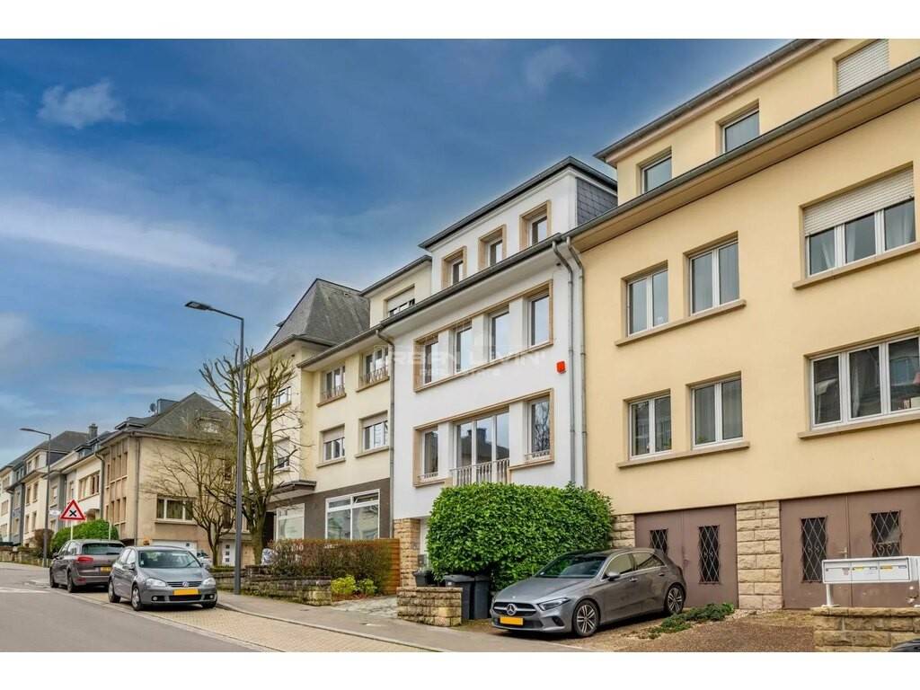 Продажа Отдельный дом на одну семью : 14 Avenue des Archiducs Люксембург.  Парковочное место, с террасой, 300 m², iD. 1397961