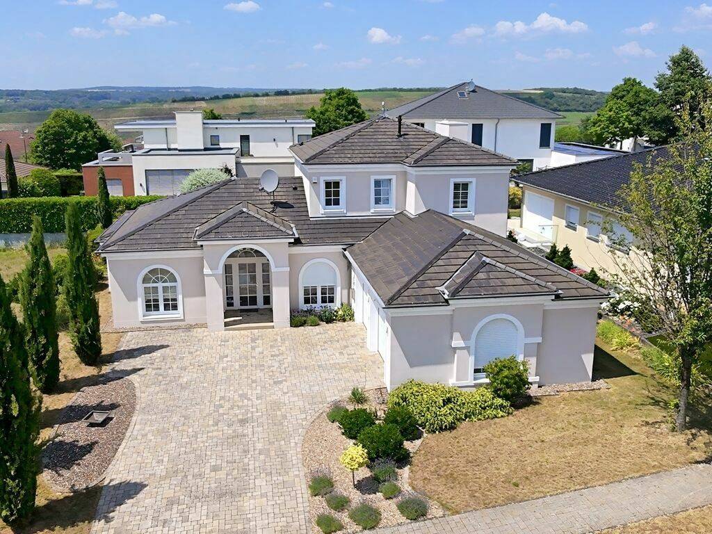 Freistehende Villa in Wincheringen